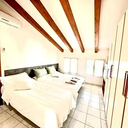 Open Space Centre アパート *